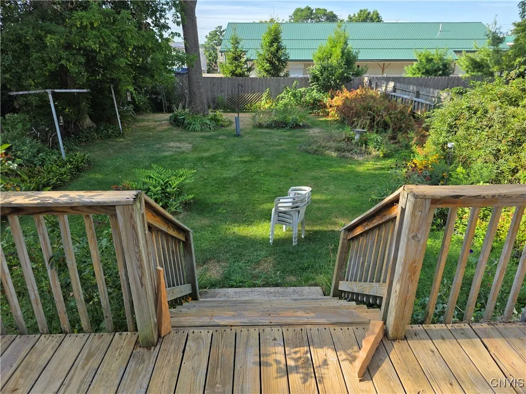 deck & rear yard