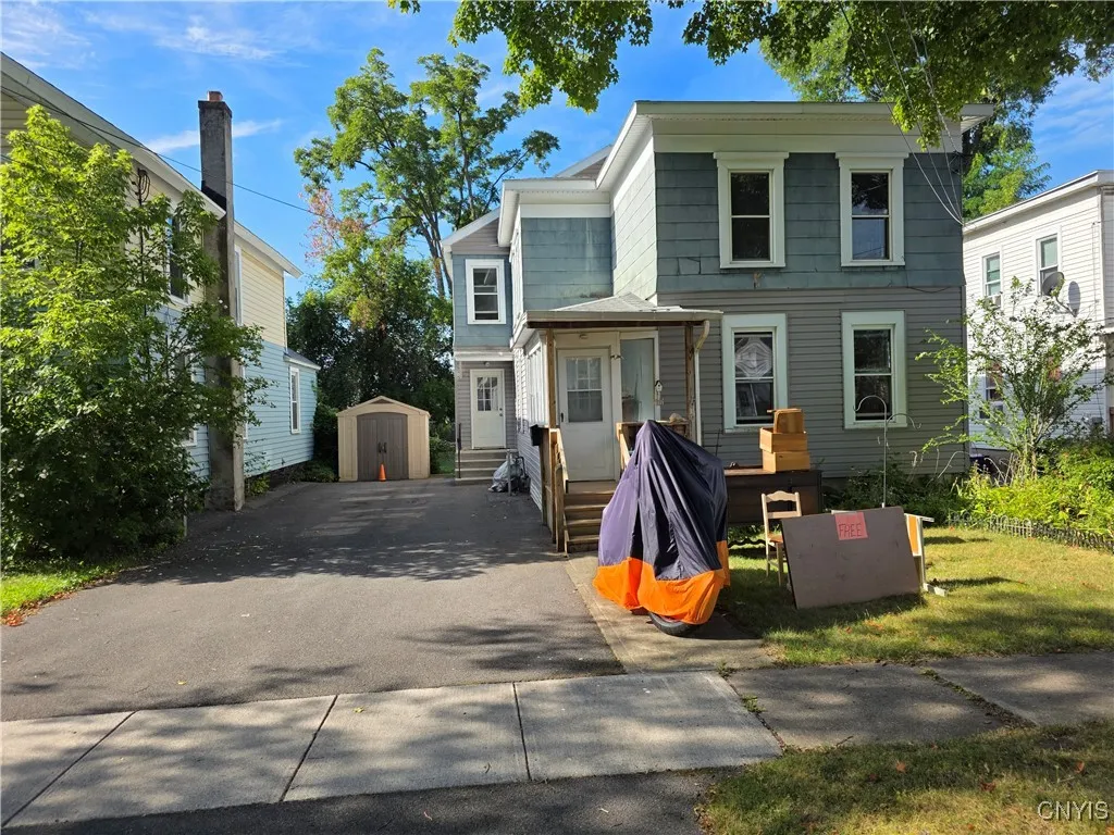 223 West Ellis Street, Dewitt, New York 13057, De Witt, New York 13057, 4 Bedrooms Bedrooms, 8 Rooms Rooms,2 BathroomsBathrooms,Residential,For Sale,223 West Ellis Street, Dewitt, New York 13057,S1631428