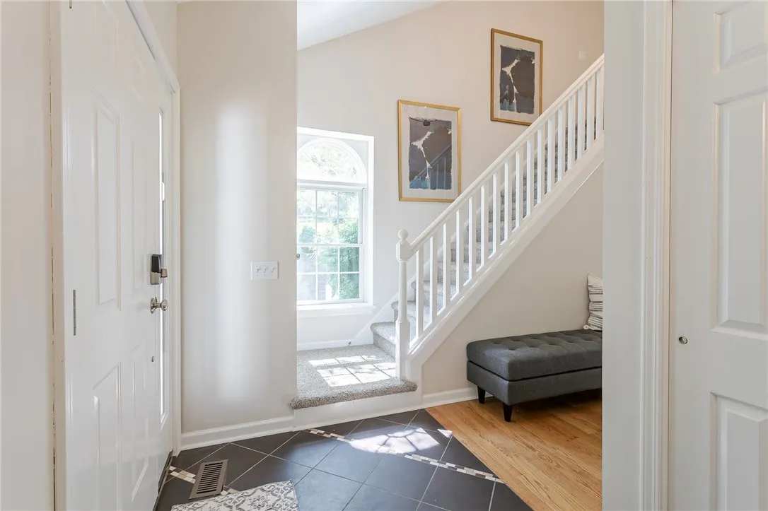 72 Windward Way, Canandaigua City, New York 14424, Canandaigua City, New York 14424, 3 Bedrooms Bedrooms, 9 Rooms Rooms,3 BathroomsBathrooms,Residential Lease,For Rent,72 Windward Way, Canandaigua City, New York 14424,R1632994