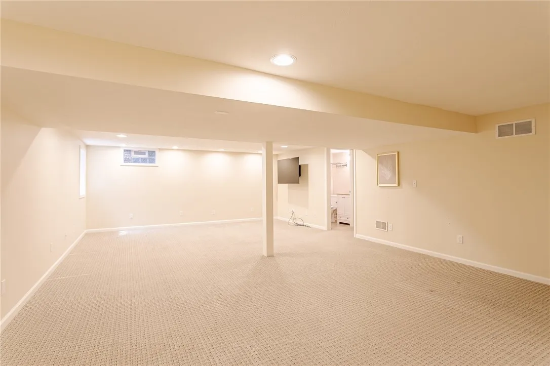 72 Windward Way, Canandaigua City, New York 14424, Canandaigua City, New York 14424, 3 Bedrooms Bedrooms, 9 Rooms Rooms,3 BathroomsBathrooms,Residential Lease,For Rent,72 Windward Way, Canandaigua City, New York 14424,R1632994