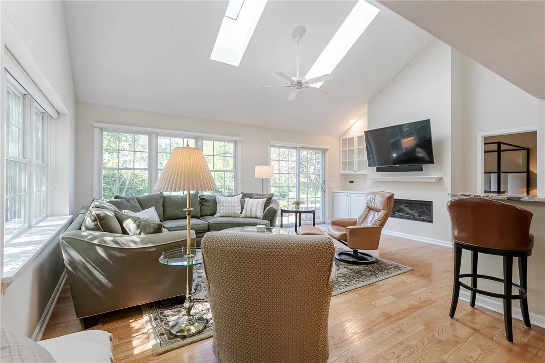 72 Windward Way, Canandaigua City, New York 14424, Canandaigua City, New York 14424, 3 Bedrooms Bedrooms, 9 Rooms Rooms,3 BathroomsBathrooms,Residential Lease,For Rent,72 Windward Way, Canandaigua City, New York 14424,R1632994