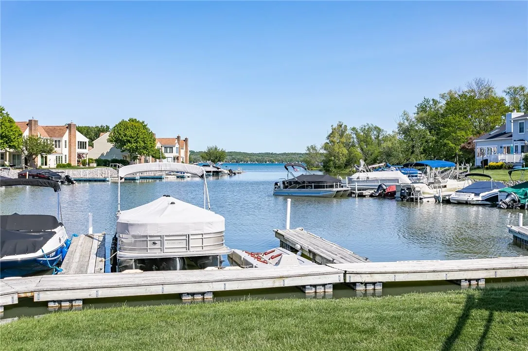 72 Windward Way, Canandaigua City, New York 14424, Canandaigua City, New York 14424, 3 Bedrooms Bedrooms, 9 Rooms Rooms,3 BathroomsBathrooms,Residential Lease,For Rent,72 Windward Way, Canandaigua City, New York 14424,R1632994