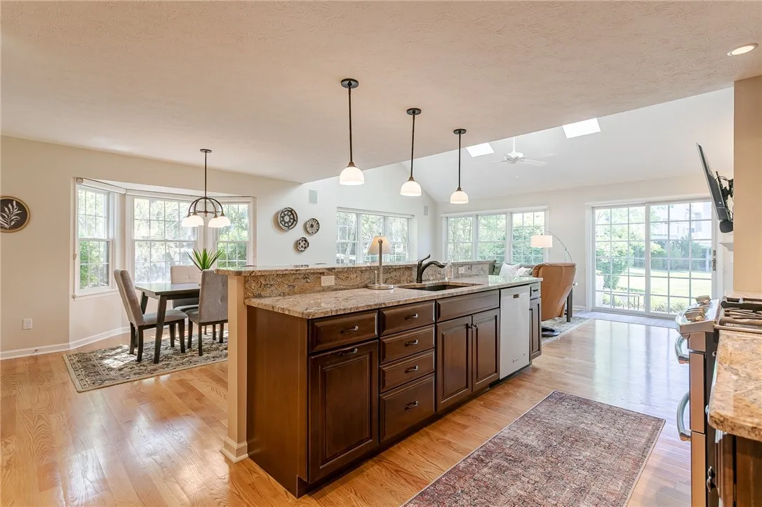 72 Windward Way, Canandaigua City, New York 14424, Canandaigua City, New York 14424, 3 Bedrooms Bedrooms, 9 Rooms Rooms,3 BathroomsBathrooms,Residential Lease,For Rent,72 Windward Way, Canandaigua City, New York 14424,R1632994