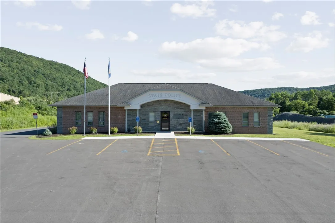 5 Leonard Way, Deposit, New York 13754, Deposit, New York 13754, ,Commercial Sale,For Sale,5 Leonard Way, Deposit, New York 13754,R1628345