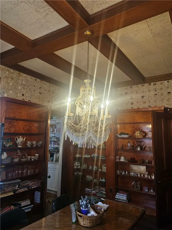 Built in shelves dining room