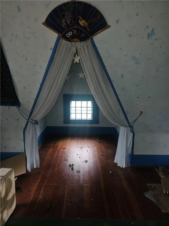1 of 9 bedrooms 3rd floor