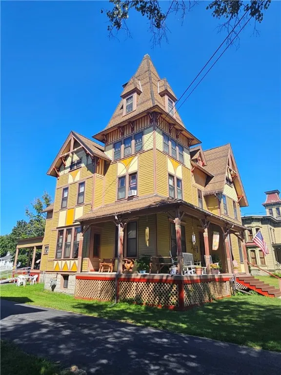 wrap around porch