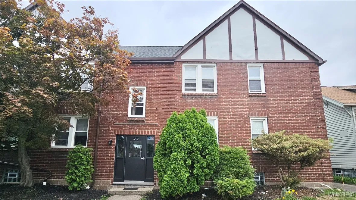 657 Englewood Avenue 8, Tonawanda, New York 14223, Tonawanda, New York 14223, 2 Bedrooms Bedrooms, 5 Rooms Rooms,1 BathroomBathrooms,Residential Lease,For Rent,657 Englewood Avenue 8, Tonawanda, New York 14223,B1632676