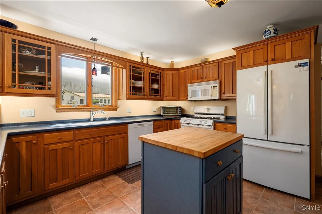 6650 Skinner Road, Westmoreland, New York 13440, Westmoreland, New York 13440, 3 Bedrooms Bedrooms, 9 Rooms Rooms,3 BathroomsBathrooms,Residential,For Sale,6650 Skinner Road, Westmoreland, New York 13440,S1632951