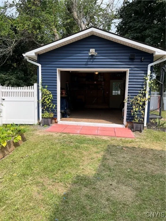 209 East Main Street, Hounsfield, New York 13685, Hounsfield, New York 13685, 4 Bedrooms Bedrooms, 10 Rooms Rooms,3 BathroomsBathrooms,Residential,For Sale,209 East Main Street, Hounsfield, New York 13685,S1632986