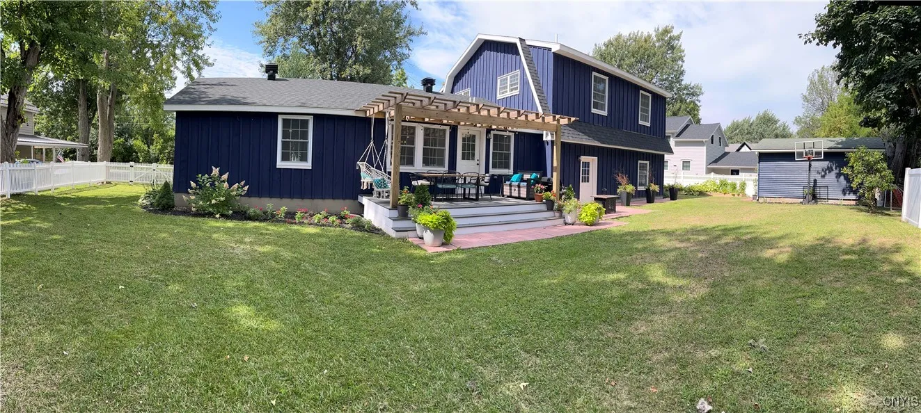 209 East Main Street, Hounsfield, New York 13685, Hounsfield, New York 13685, 4 Bedrooms Bedrooms, 10 Rooms Rooms,3 BathroomsBathrooms,Residential,For Sale,209 East Main Street, Hounsfield, New York 13685,S1632986
