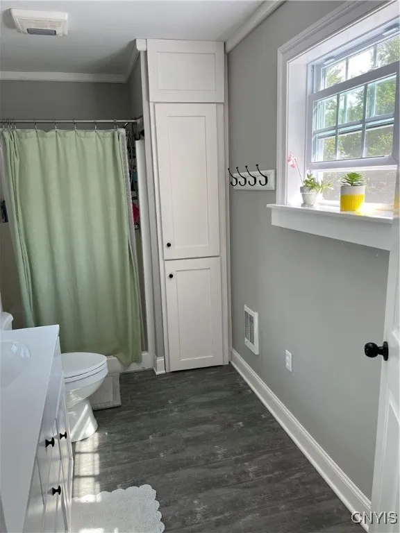 209 East Main Street, Hounsfield, New York 13685, Hounsfield, New York 13685, 4 Bedrooms Bedrooms, 10 Rooms Rooms,3 BathroomsBathrooms,Residential,For Sale,209 East Main Street, Hounsfield, New York 13685,S1632986