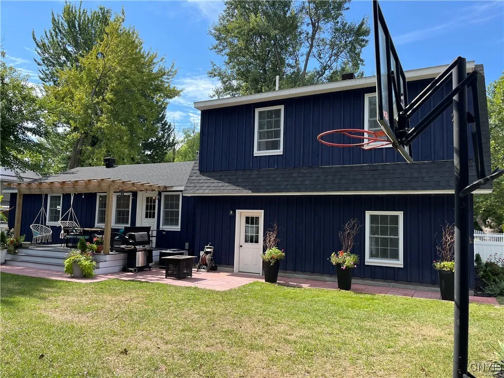 209 East Main Street, Hounsfield, New York 13685, Hounsfield, New York 13685, 4 Bedrooms Bedrooms, 10 Rooms Rooms,3 BathroomsBathrooms,Residential,For Sale,209 East Main Street, Hounsfield, New York 13685,S1632986