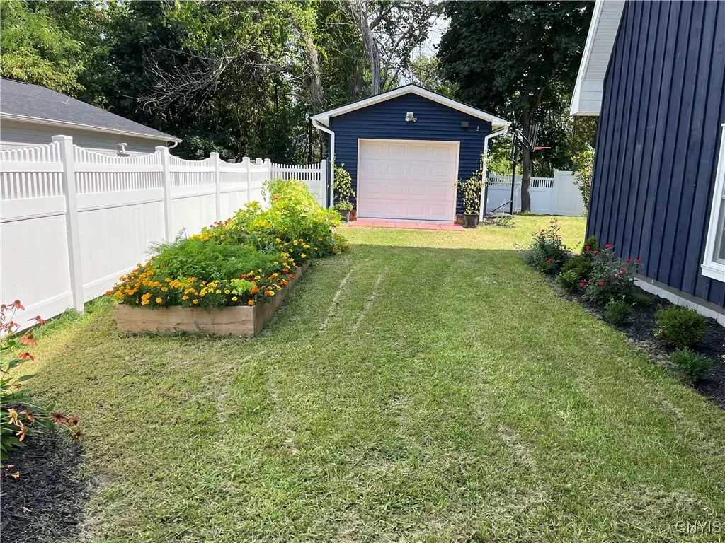 209 East Main Street, Hounsfield, New York 13685, Hounsfield, New York 13685, 4 Bedrooms Bedrooms, 10 Rooms Rooms,3 BathroomsBathrooms,Residential,For Sale,209 East Main Street, Hounsfield, New York 13685,S1632986