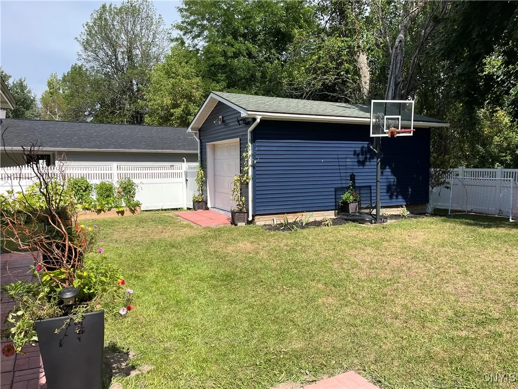 209 East Main Street, Hounsfield, New York 13685, Hounsfield, New York 13685, 4 Bedrooms Bedrooms, 10 Rooms Rooms,3 BathroomsBathrooms,Residential,For Sale,209 East Main Street, Hounsfield, New York 13685,S1632986