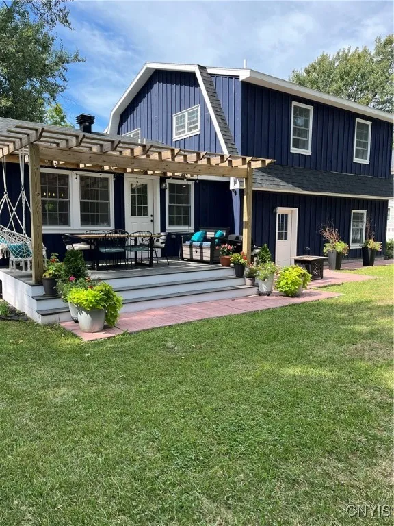 209 East Main Street, Hounsfield, New York 13685, Hounsfield, New York 13685, 4 Bedrooms Bedrooms, 10 Rooms Rooms,3 BathroomsBathrooms,Residential,For Sale,209 East Main Street, Hounsfield, New York 13685,S1632986