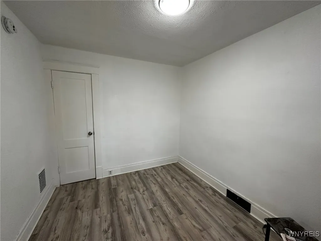 1533 La Salle Avenue, Niagara Falls, New York 1430, Niagara Falls, New York 14301, 4 Bedrooms Bedrooms, ,2 BathroomsBathrooms,Residential,For Sale,1533 La Salle Avenue, Niagara Falls, New York 1430,B1632999