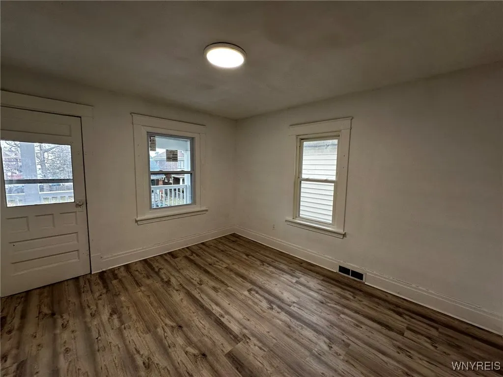 1533 La Salle Avenue, Niagara Falls, New York 1430, Niagara Falls, New York 14301, 4 Bedrooms Bedrooms, ,2 BathroomsBathrooms,Residential,For Sale,1533 La Salle Avenue, Niagara Falls, New York 1430,B1632999