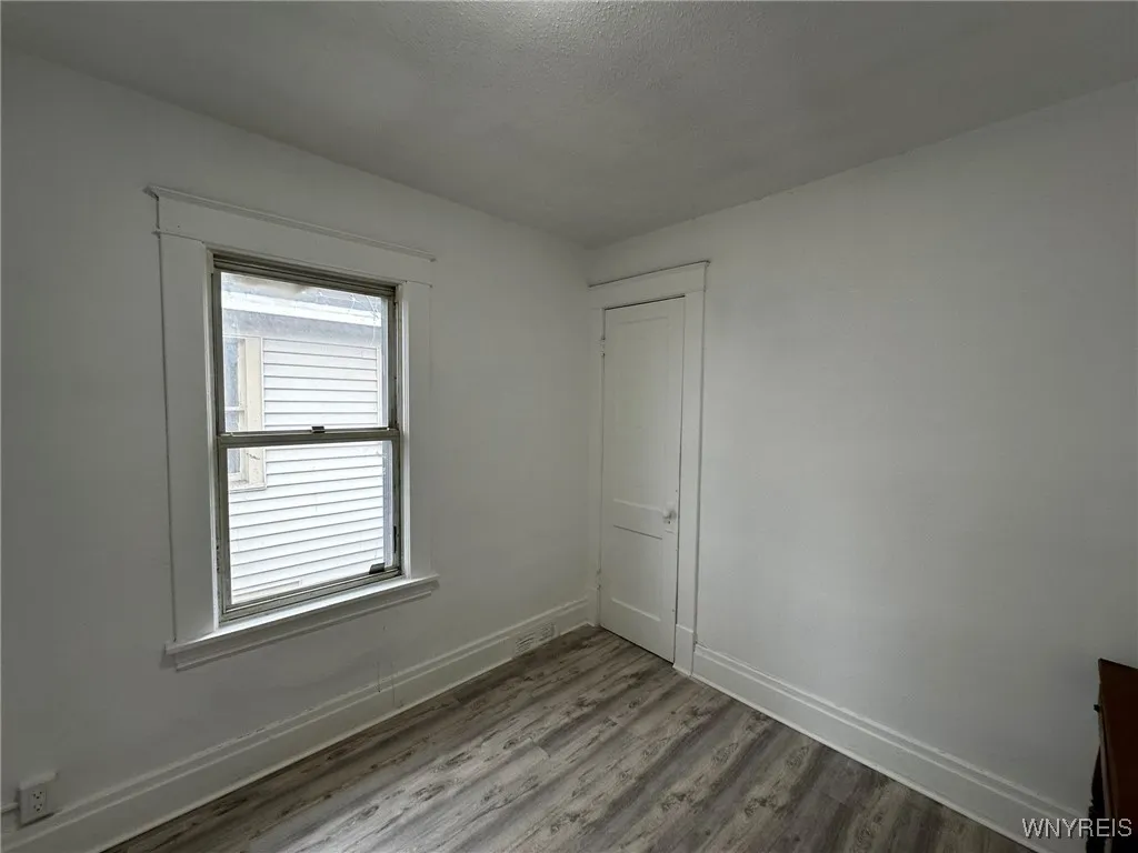 1533 La Salle Avenue, Niagara Falls, New York 1430, Niagara Falls, New York 14301, 4 Bedrooms Bedrooms, ,2 BathroomsBathrooms,Residential,For Sale,1533 La Salle Avenue, Niagara Falls, New York 1430,B1632999