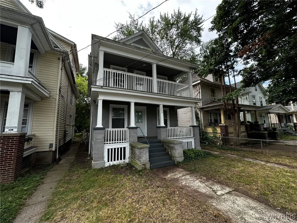 1533 La Salle Avenue, Niagara Falls, New York 1430, Niagara Falls, New York 14301, 4 Bedrooms Bedrooms, ,2 BathroomsBathrooms,Residential,For Sale,1533 La Salle Avenue, Niagara Falls, New York 1430,B1632999