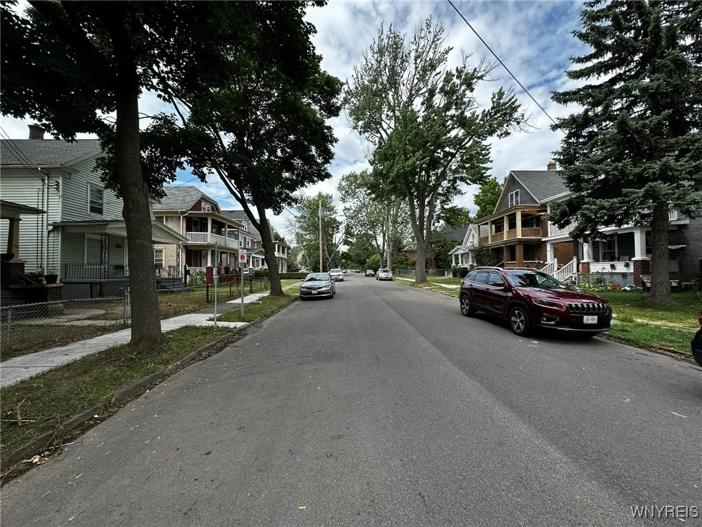 1533 La Salle Avenue, Niagara Falls, New York 1430, Niagara Falls, New York 14301, 4 Bedrooms Bedrooms, ,2 BathroomsBathrooms,Residential,For Sale,1533 La Salle Avenue, Niagara Falls, New York 1430,B1632999