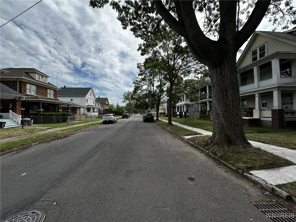 1533 La Salle Avenue, Niagara Falls, New York 1430, Niagara Falls, New York 14301, 4 Bedrooms Bedrooms, ,2 BathroomsBathrooms,Residential,For Sale,1533 La Salle Avenue, Niagara Falls, New York 1430,B1632999
