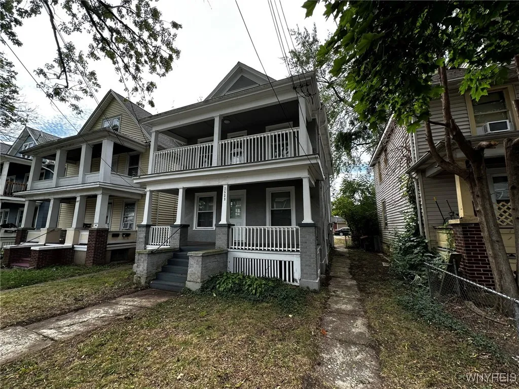 1533 La Salle Avenue, Niagara Falls, New York 1430, Niagara Falls, New York 14301, 4 Bedrooms Bedrooms, ,2 BathroomsBathrooms,Residential,For Sale,1533 La Salle Avenue, Niagara Falls, New York 1430,B1632999