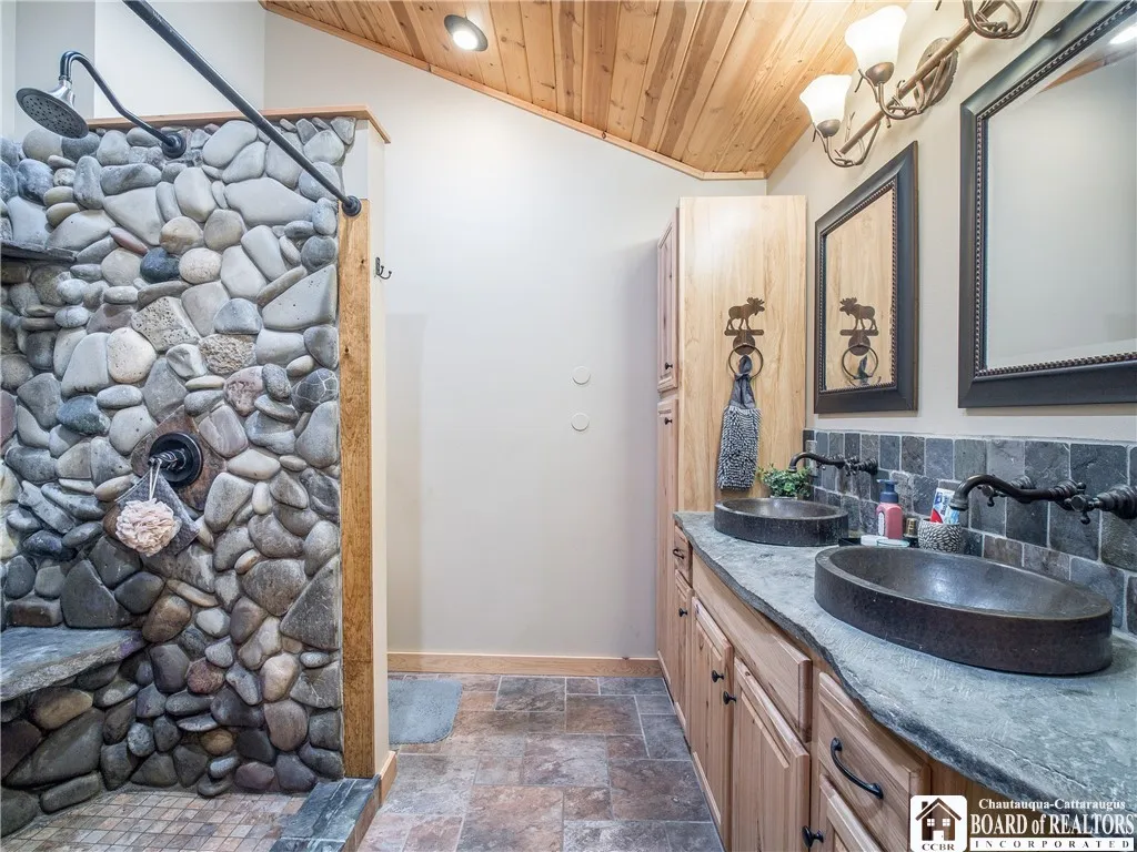 5288 Blockhouse Road, Pomfret, New York 14063, Pomfret, New York 14063, 3 Bedrooms Bedrooms, 10 Rooms Rooms,2 BathroomsBathrooms,Residential,For Sale,5288 Blockhouse Road, Pomfret, New York 14063,R1632180