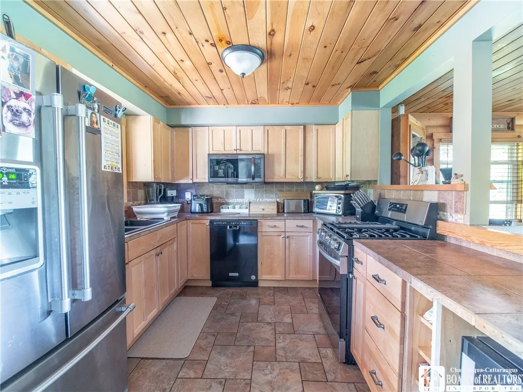 5288 Blockhouse Road, Pomfret, New York 14063, Pomfret, New York 14063, 3 Bedrooms Bedrooms, 10 Rooms Rooms,2 BathroomsBathrooms,Residential,For Sale,5288 Blockhouse Road, Pomfret, New York 14063,R1632180