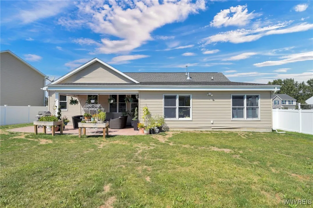 39 Conner Drive, West Seneca, New York 14224, West Seneca, New York 14224, 3 Bedrooms Bedrooms, 8 Rooms Rooms,2 BathroomsBathrooms,Residential,For Sale,39 Conner Drive, West Seneca, New York 14224,B1632971