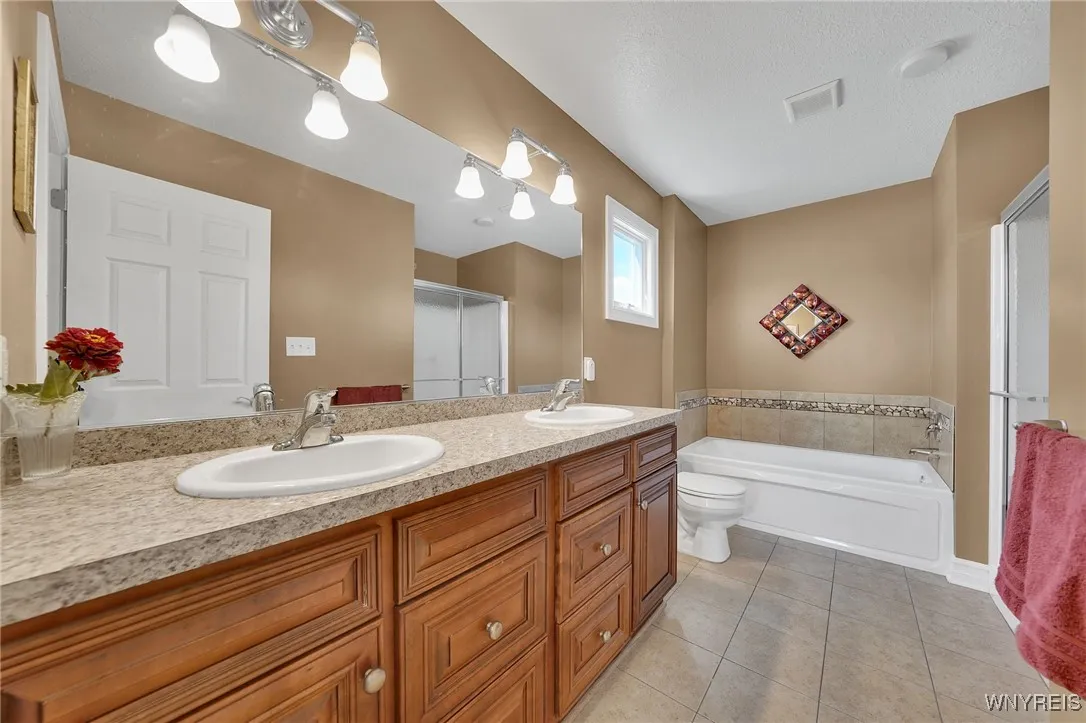 39 Conner Drive, West Seneca, New York 14224, West Seneca, New York 14224, 3 Bedrooms Bedrooms, 8 Rooms Rooms,2 BathroomsBathrooms,Residential,For Sale,39 Conner Drive, West Seneca, New York 14224,B1632971