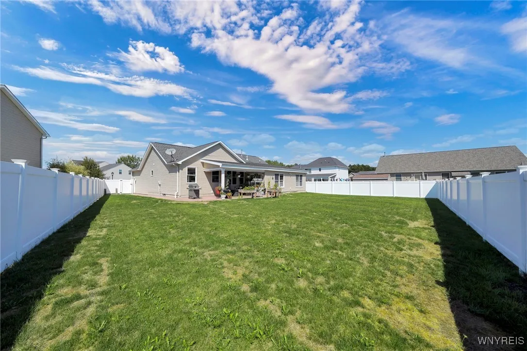 39 Conner Drive, West Seneca, New York 14224, West Seneca, New York 14224, 3 Bedrooms Bedrooms, 8 Rooms Rooms,2 BathroomsBathrooms,Residential,For Sale,39 Conner Drive, West Seneca, New York 14224,B1632971
