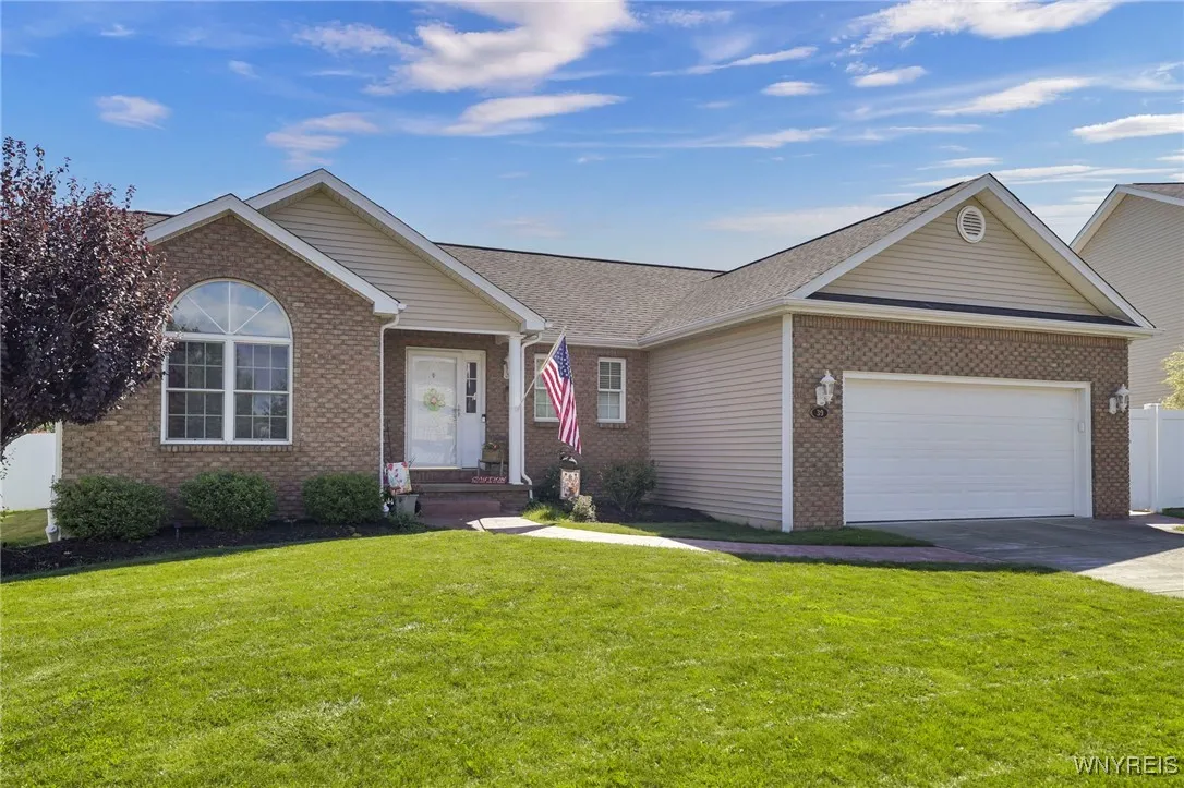 39 Conner Drive, West Seneca, New York 14224, West Seneca, New York 14224, 3 Bedrooms Bedrooms, 8 Rooms Rooms,2 BathroomsBathrooms,Residential,For Sale,39 Conner Drive, West Seneca, New York 14224,B1632971