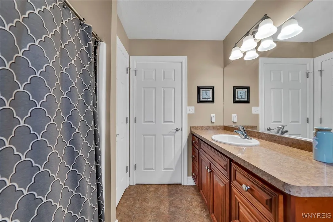 39 Conner Drive, West Seneca, New York 14224, West Seneca, New York 14224, 3 Bedrooms Bedrooms, 8 Rooms Rooms,2 BathroomsBathrooms,Residential,For Sale,39 Conner Drive, West Seneca, New York 14224,B1632971