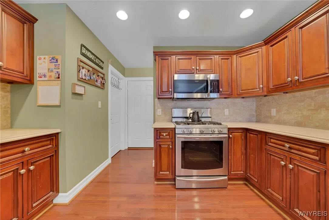 39 Conner Drive, West Seneca, New York 14224, West Seneca, New York 14224, 3 Bedrooms Bedrooms, 8 Rooms Rooms,2 BathroomsBathrooms,Residential,For Sale,39 Conner Drive, West Seneca, New York 14224,B1632971