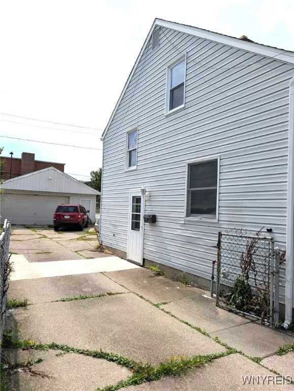 881 Highland Avenue, Tonawanda, New York 14223, Tonawanda, New York 14223, 3 Bedrooms Bedrooms, 10 Rooms Rooms,1 BathroomBathrooms,Residential Lease,For Rent,881 Highland Avenue, Tonawanda, New York 14223,B1632836