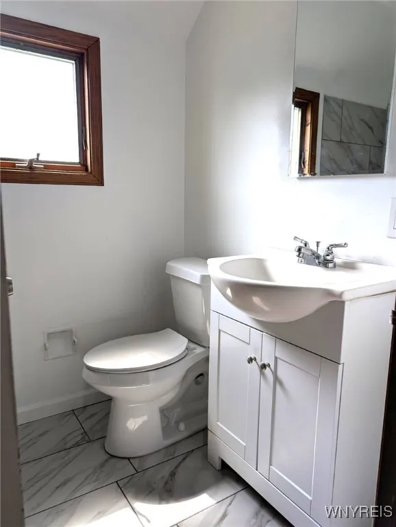881 Highland Avenue, Tonawanda, New York 14223, Tonawanda, New York 14223, 3 Bedrooms Bedrooms, 10 Rooms Rooms,1 BathroomBathrooms,Residential Lease,For Rent,881 Highland Avenue, Tonawanda, New York 14223,B1632836