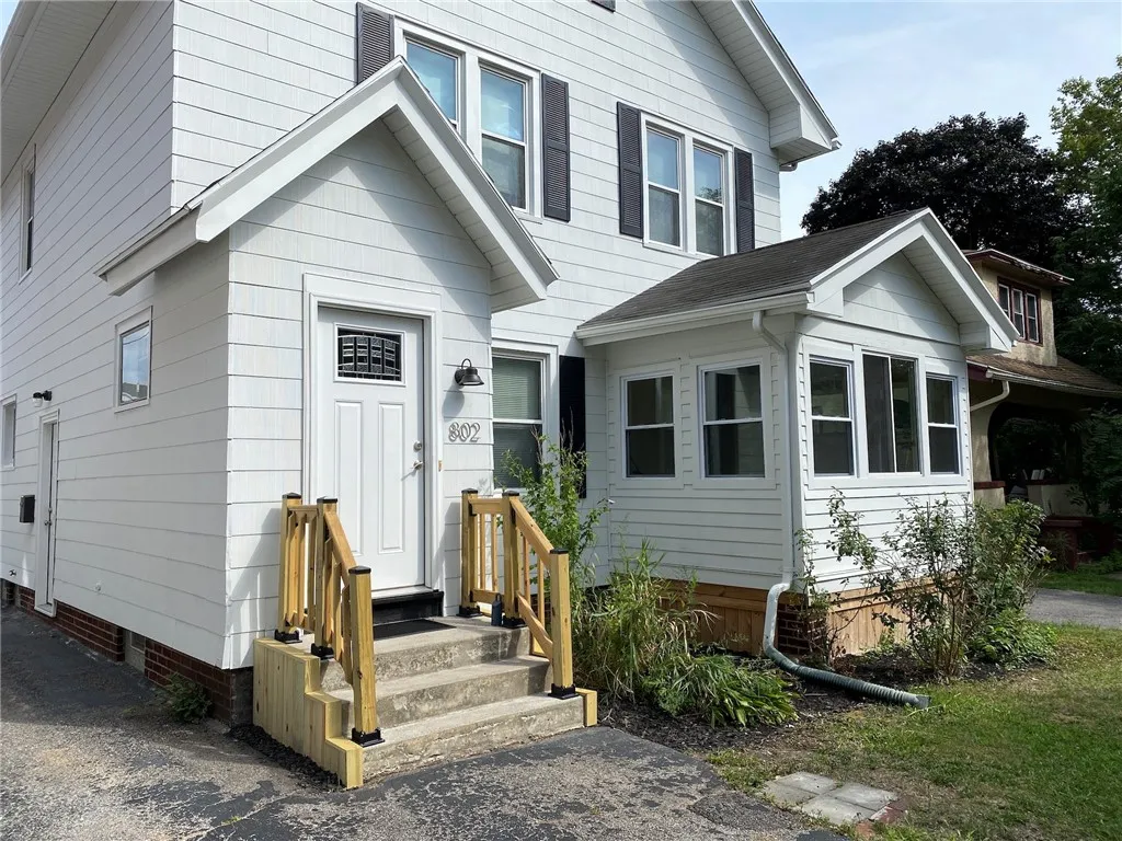 802 Merchants Road, Rochester, New York 14609, Rochester, New York 14609, 3 Bedrooms Bedrooms, 6 Rooms Rooms,1 BathroomBathrooms,Residential,Closed,802 Merchants Road, Rochester, New York 14609,0,R1632991