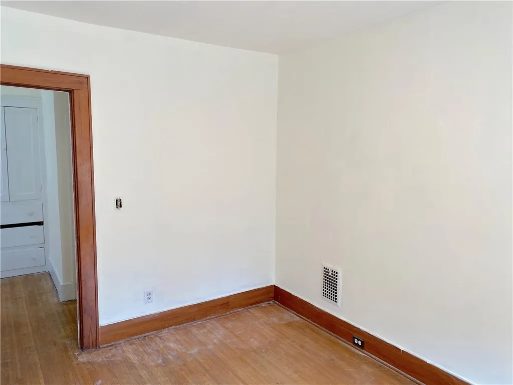 802 Merchants Road, Rochester, New York 14609, Rochester, New York 14609, 3 Bedrooms Bedrooms, 6 Rooms Rooms,1 BathroomBathrooms,Residential,Closed,802 Merchants Road, Rochester, New York 14609,0,R1632991