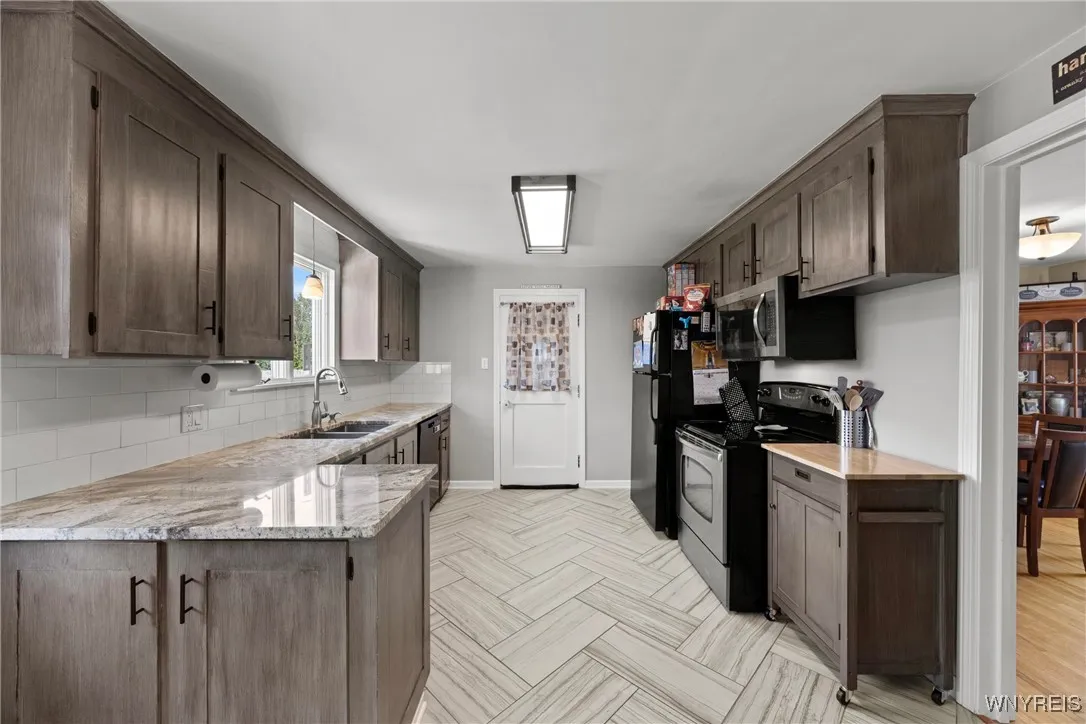 560 Fletcher Street, Tonawanda, New York 14150, Tonawanda, New York 14150, 2 Bedrooms Bedrooms, 6 Rooms Rooms,1 BathroomBathrooms,Residential,For Sale,560 Fletcher Street, Tonawanda, New York 14150,B1632996