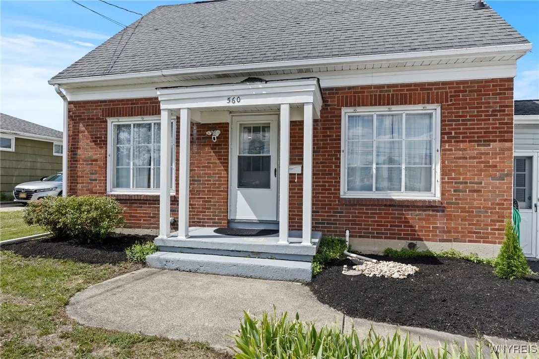 560 Fletcher Street, Tonawanda, New York 14150, Tonawanda, New York 14150, 2 Bedrooms Bedrooms, 6 Rooms Rooms,1 BathroomBathrooms,Residential,For Sale,560 Fletcher Street, Tonawanda, New York 14150,B1632996