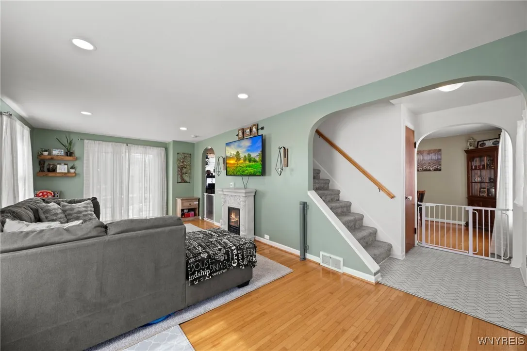 560 Fletcher Street, Tonawanda, New York 14150, Tonawanda, New York 14150, 2 Bedrooms Bedrooms, 6 Rooms Rooms,1 BathroomBathrooms,Residential,For Sale,560 Fletcher Street, Tonawanda, New York 14150,B1632996