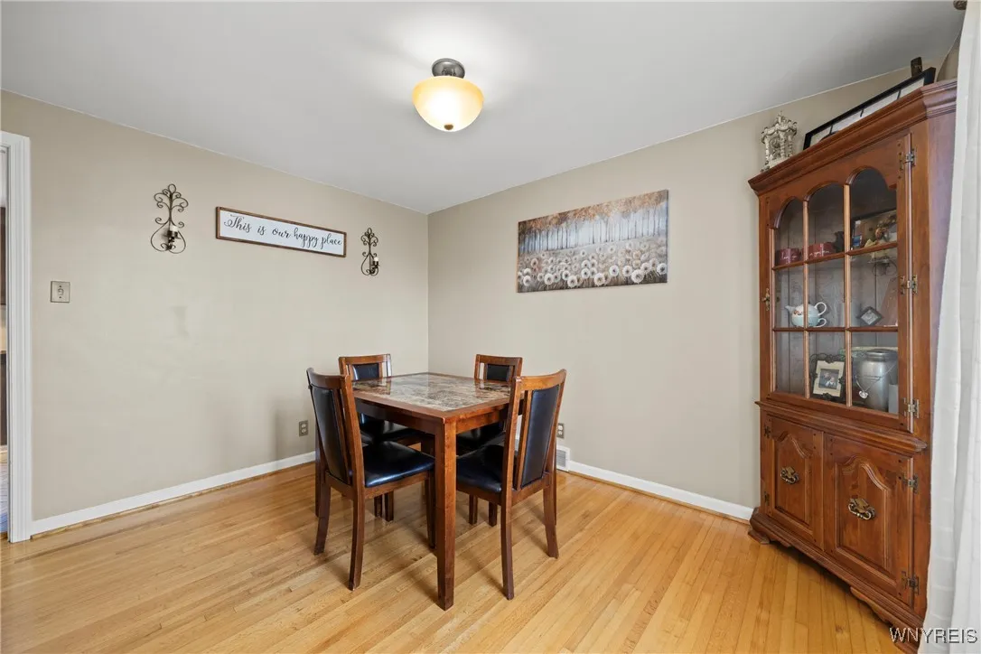 560 Fletcher Street, Tonawanda, New York 14150, Tonawanda, New York 14150, 2 Bedrooms Bedrooms, 6 Rooms Rooms,1 BathroomBathrooms,Residential,For Sale,560 Fletcher Street, Tonawanda, New York 14150,B1632996