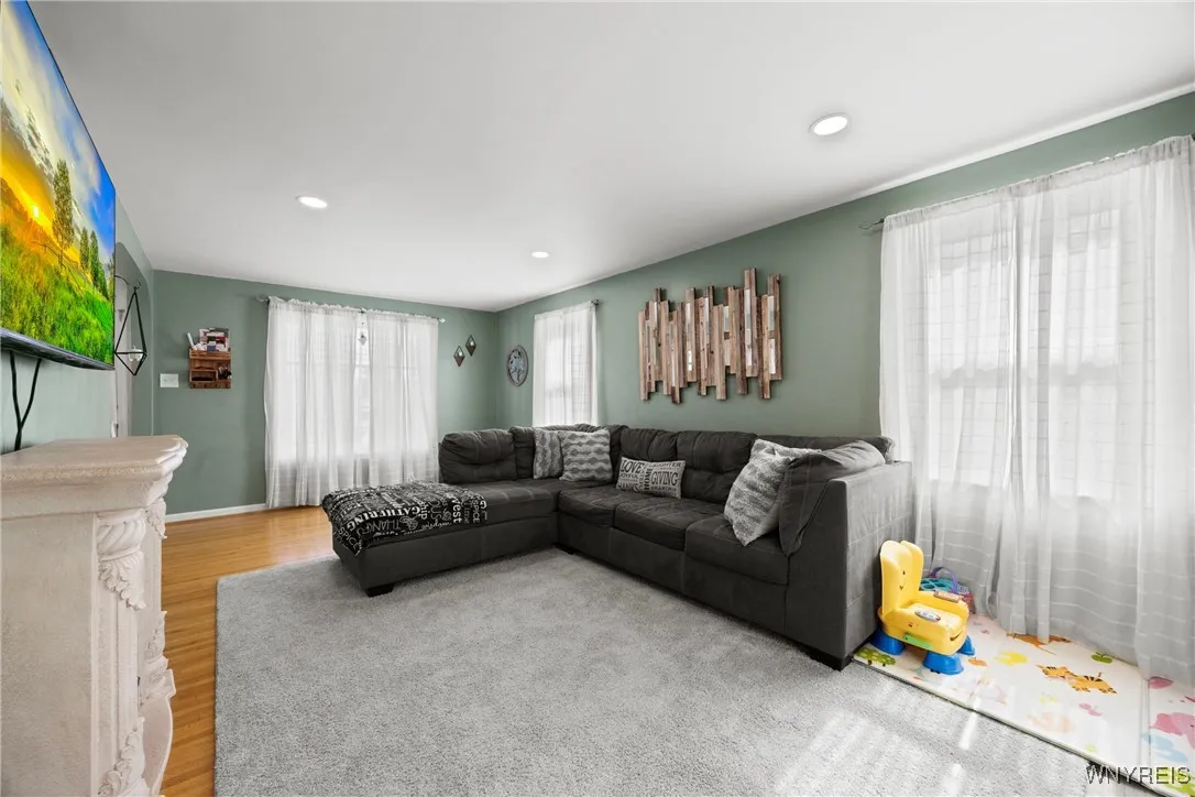 560 Fletcher Street, Tonawanda, New York 14150, Tonawanda, New York 14150, 2 Bedrooms Bedrooms, 6 Rooms Rooms,1 BathroomBathrooms,Residential,For Sale,560 Fletcher Street, Tonawanda, New York 14150,B1632996