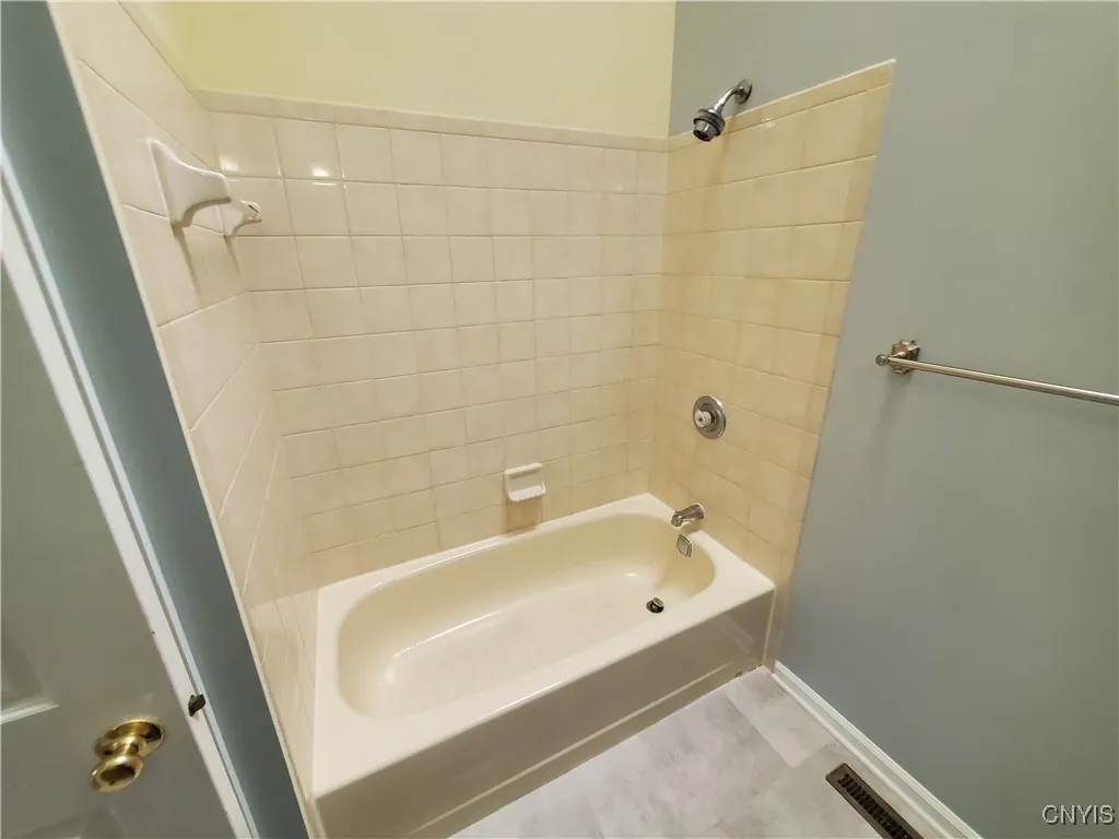 4617 Regiment Way, Manlius, New York 13104, Manlius, New York 13104, 2 Bedrooms Bedrooms, 7 Rooms Rooms,2 BathroomsBathrooms,Residential,For Sale,4617 Regiment Way, Manlius, New York 13104,S1628261