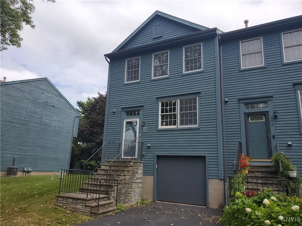 4617 Regiment Way, Manlius, New York 13104, Manlius, New York 13104, 2 Bedrooms Bedrooms, 7 Rooms Rooms,2 BathroomsBathrooms,Residential,For Sale,4617 Regiment Way, Manlius, New York 13104,S1628261