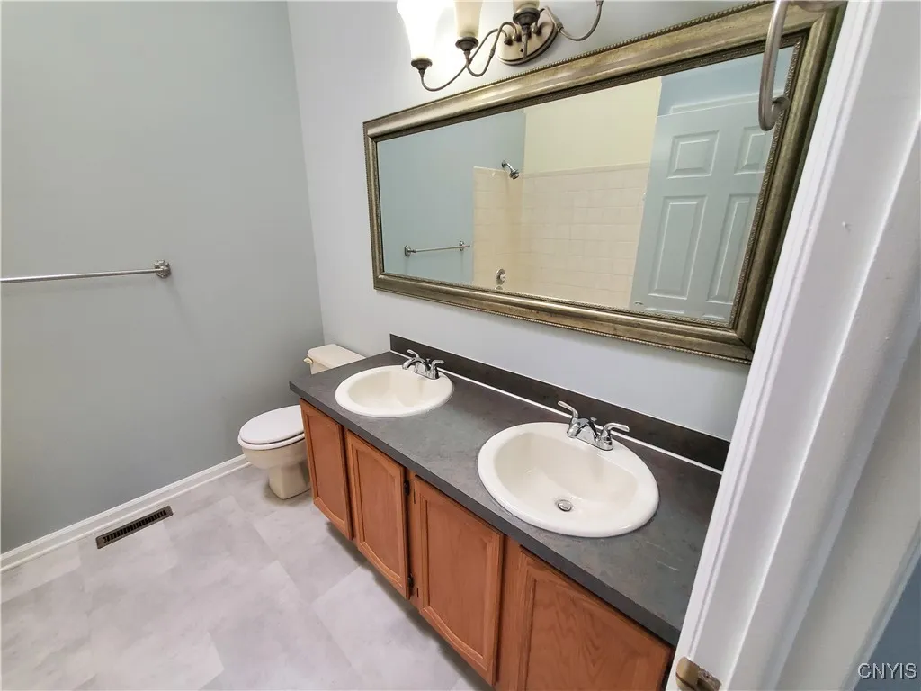4617 Regiment Way, Manlius, New York 13104, Manlius, New York 13104, 2 Bedrooms Bedrooms, 7 Rooms Rooms,2 BathroomsBathrooms,Residential,For Sale,4617 Regiment Way, Manlius, New York 13104,S1628261