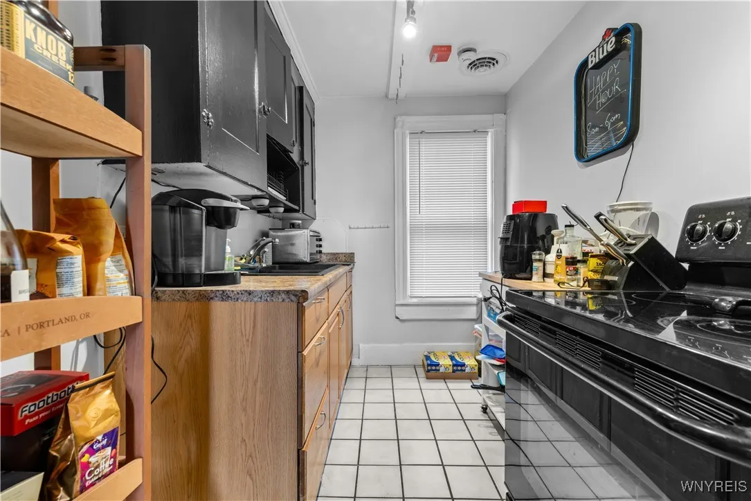 Unit 4 kitchen
