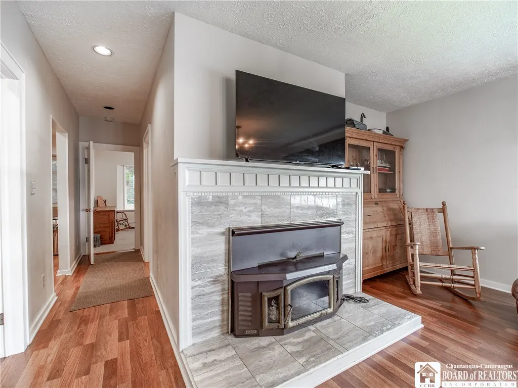3272 Chautauqua Avenue, North Harmony, New York 14, North Harmony, New York 14710, 7 Bedrooms Bedrooms, 12 Rooms Rooms,3 BathroomsBathrooms,Residential,For Sale,3272 Chautauqua Avenue, North Harmony, New York 14,R1633007