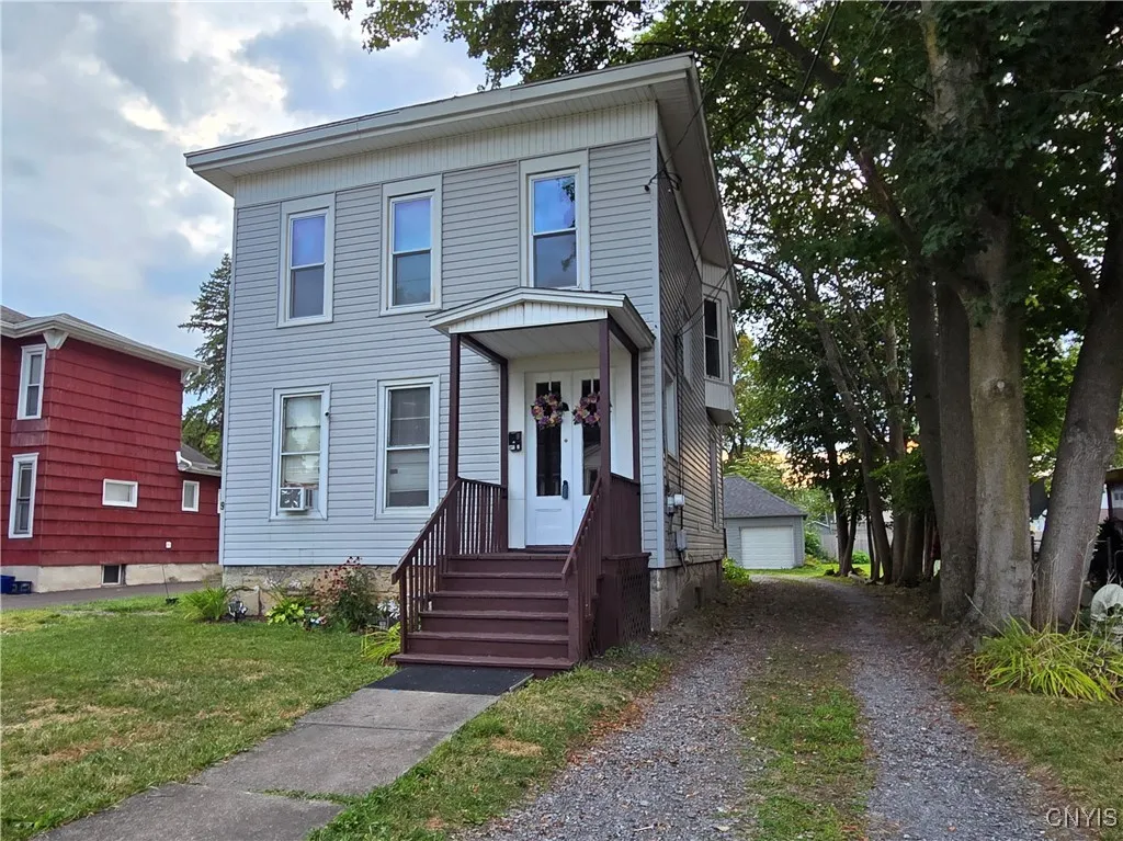9 Cayuga Street, Auburn, New York 13021, Auburn, New York 13021, 6 Bedrooms Bedrooms, ,2 BathroomsBathrooms,Residential,For Sale,9 Cayuga Street, Auburn, New York 13021,S1621112